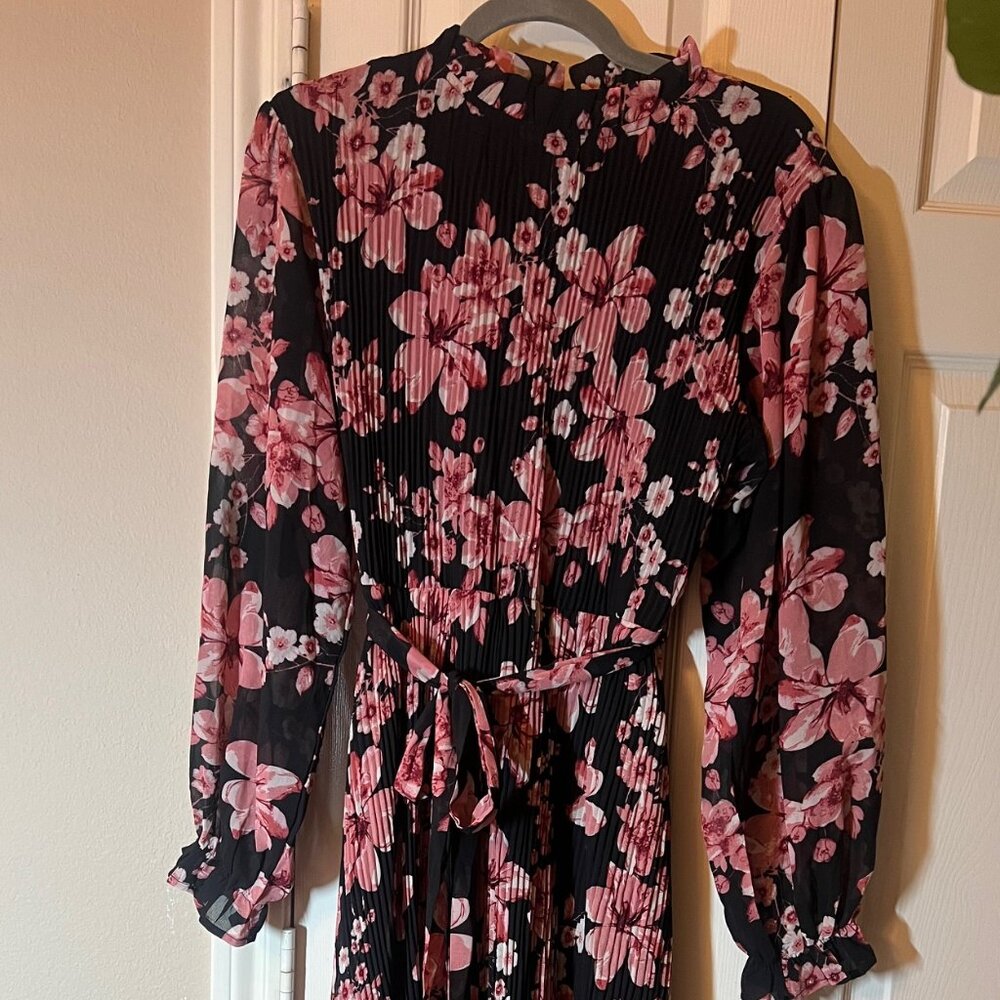 Women's Pink Lily Black with Pink Flowers Long Sleeve Dress - Medium